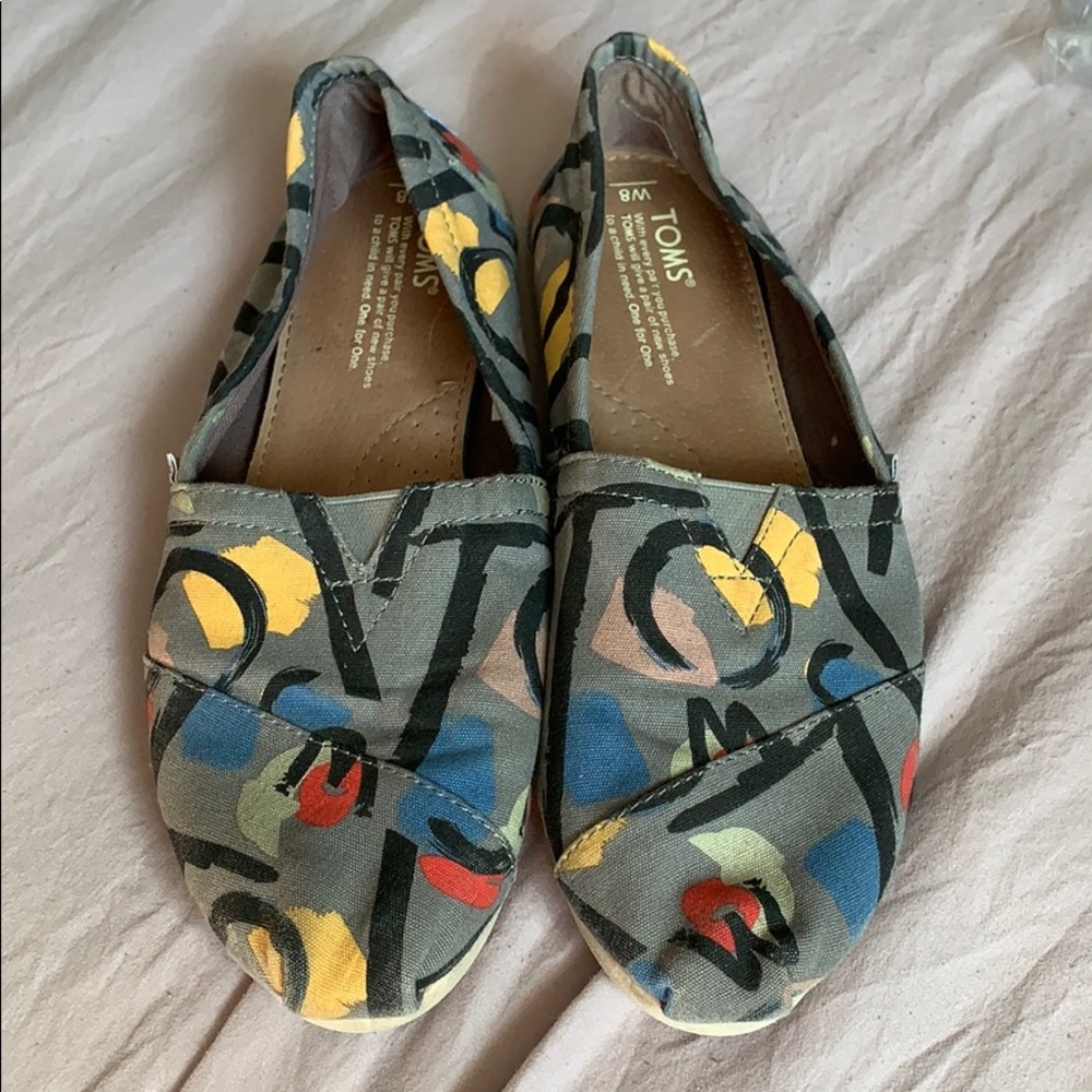 TOMS women’s shoe